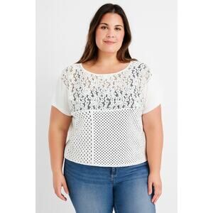 Excellent Red Haute Women’s White Embroidered Short Sleeve Blouse – Size Large